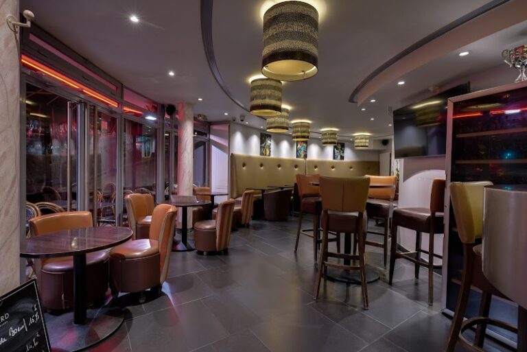 Restaurant Niagara Cafe à Courbevoie, France — photo 1