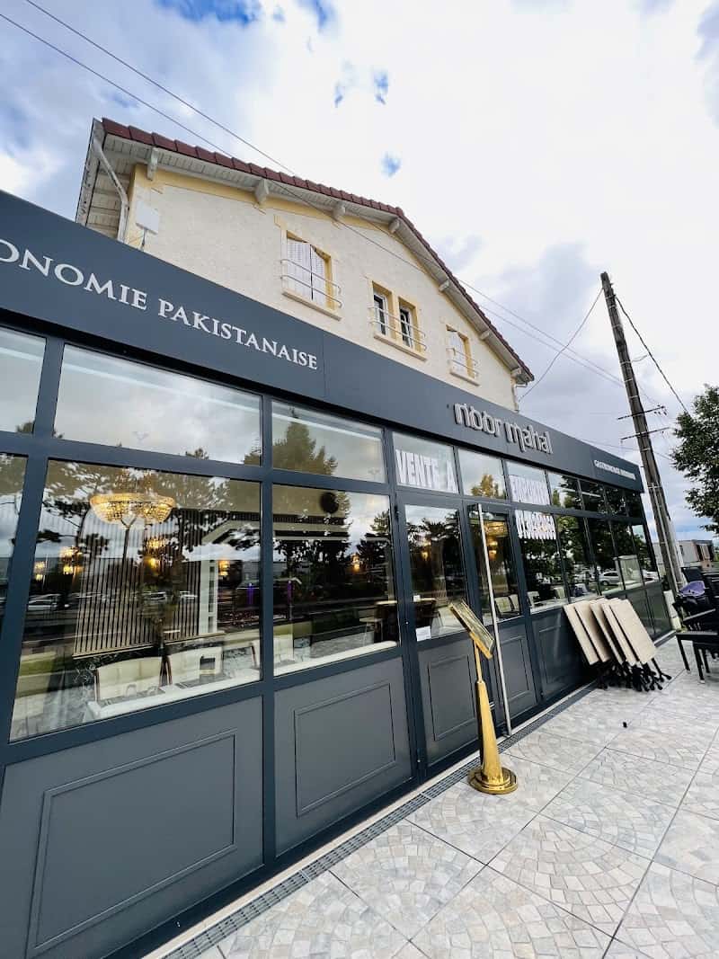 Restaurant Noor mahal à Pontoise, France