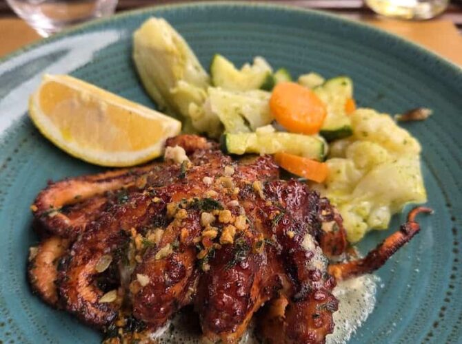 Restaurant O GONES DE SAONE à Fontaines-sur-Saône, France