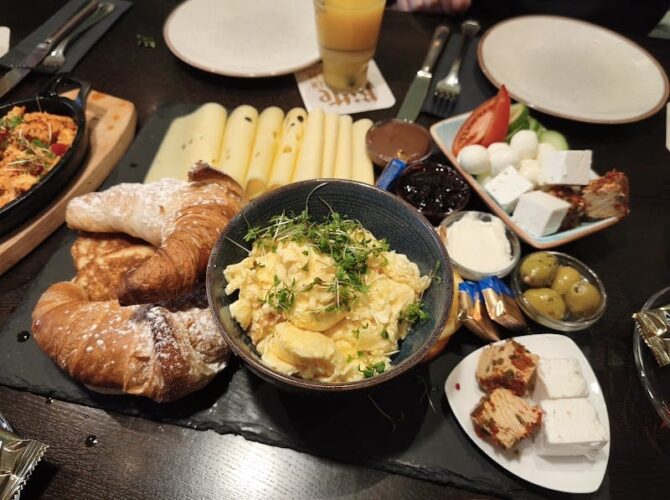 Restaurant OLIVIA Frühstück – Tapas – Grill à Trier (Trèves), Allemagne