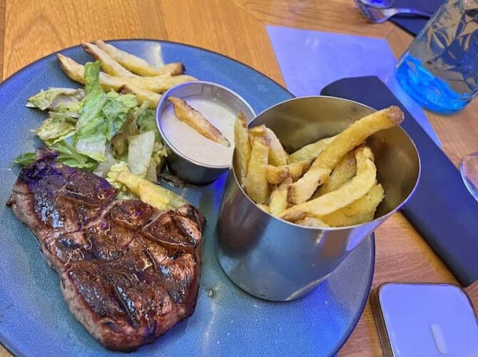 O’Papa restaurant à Saint-Ouen-sur-Seine, France