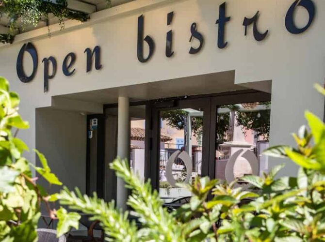 Open Bistro – Restaurant Cogolin & O jardin à Cogolin, France