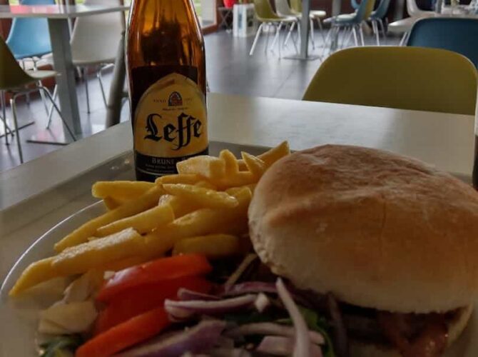 Restaurant Panos Q8 HW Thieu (Parijs/Brussel) à Le Rœulx, Belgique