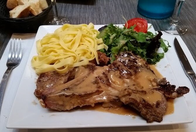 Restaurant Paris Courbevoie à Courbevoie, France