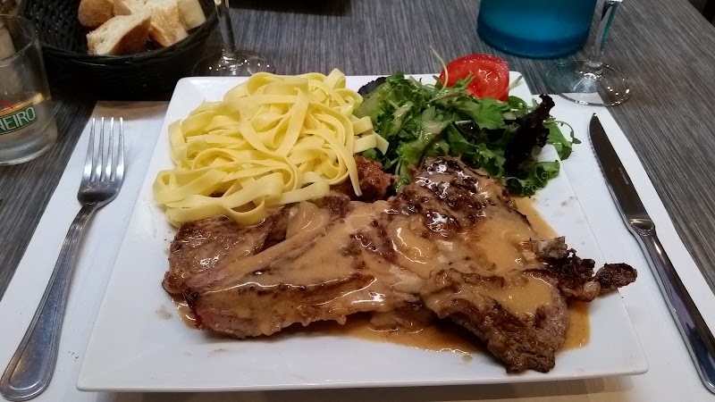 Restaurant Paris Courbevoie à Courbevoie, France