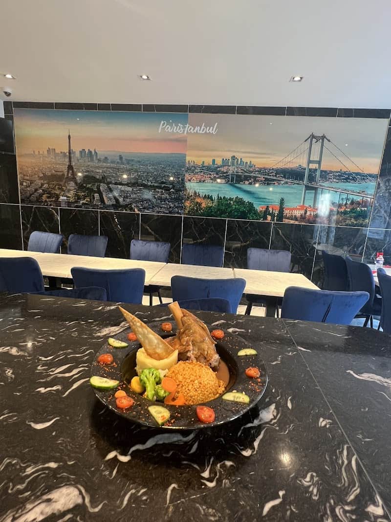 Restaurant Paristanbul à Rochefort, France