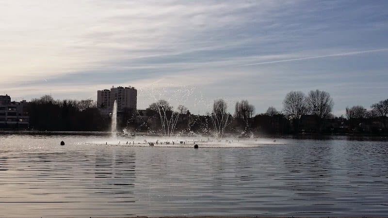 Restaurant Pavillon Du Lac à Enghien-les-Bains, France