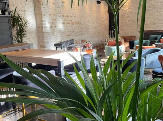 Restaurant Pinot Noir bar à vin à Savigny-lès-Beaune, France