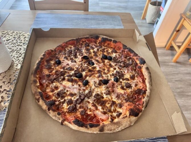 Restaurant Pizza Artisanale à Dourdan, France