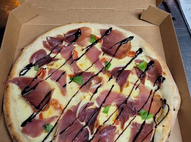 Restaurant Pizza tocino à Dourdan, France