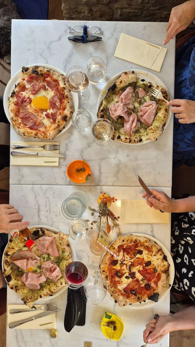 Restaurant Pizzeria Casa Louise à Savigny-lès-Beaune, France