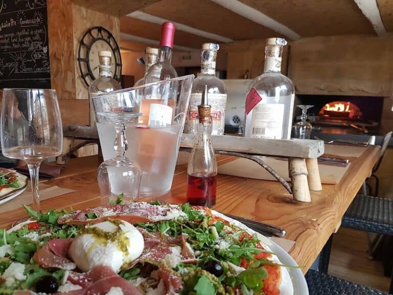 Restaurant Pizzéria Chez Moustache à Orange, France — photo 1