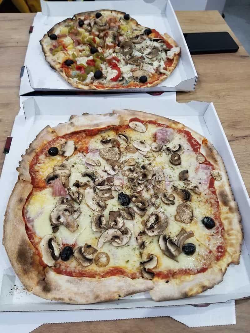 Restaurant Pizzeria De L’écluse – Au feu de bois / Distributeur de pizza 24h/24 7j/7 à Castelnaudary, France