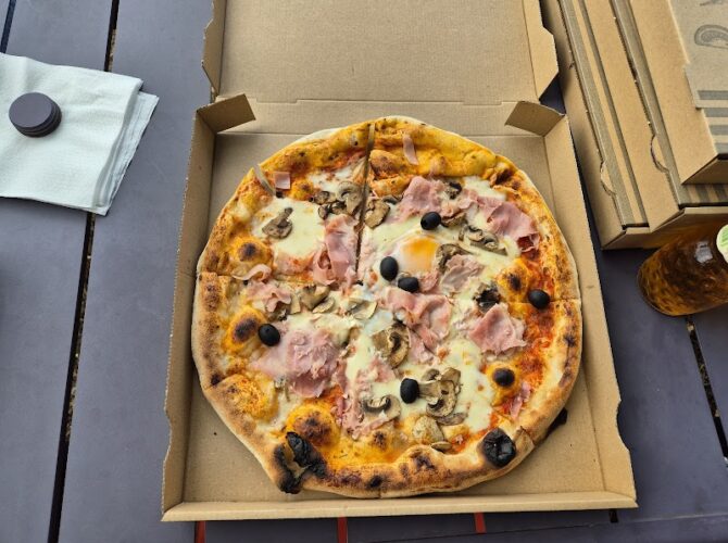 Restaurant Pizzeria des Halles à Belley, France