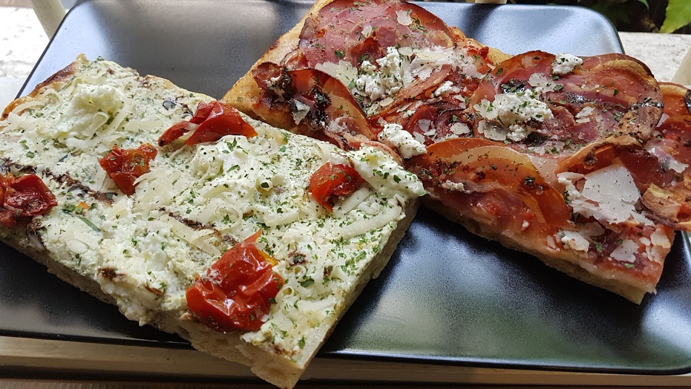 Restaurant Pizzeria – Via Roma 17ème à Paris, France