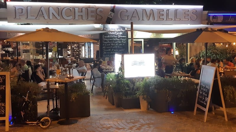 Restaurant Planches et Gamelles à Le Lavandou, France