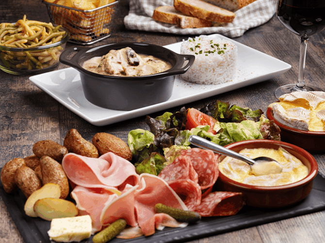 Restaurant Poivre Rouge à Saint-Germain-du-Puy, France