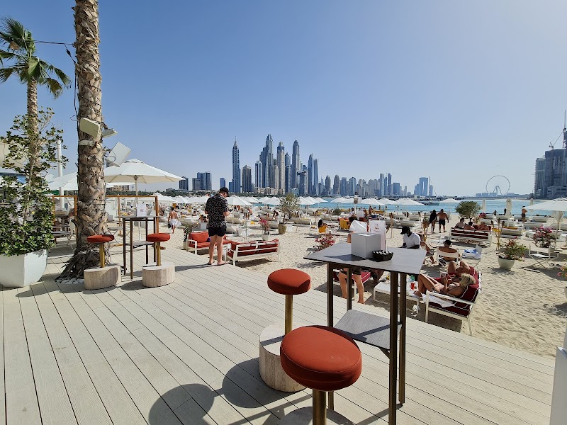 Praia | Beach Restaurant & Lounge | FIVE Palm Jumeirah à Dubaï, Émirats arabes unis