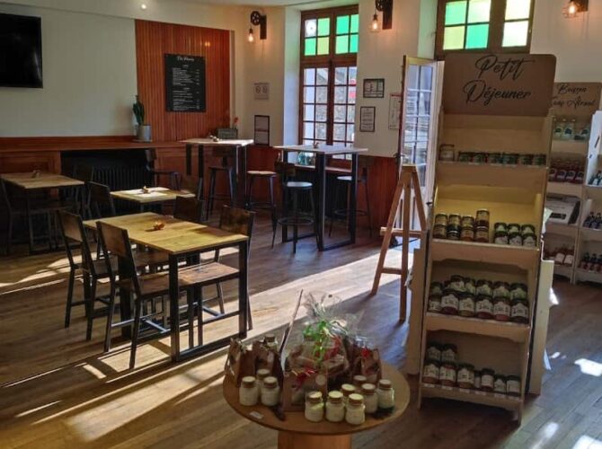 Restaurant Reflets Gourmands à Ablis, France