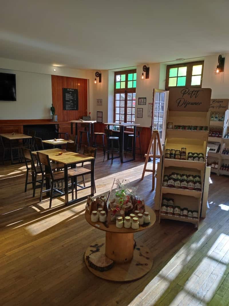 Restaurant Reflets Gourmands à Ablis, France