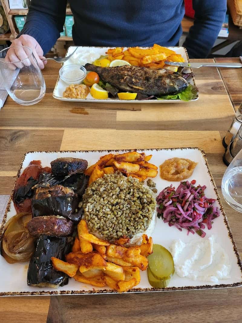 Restaurant APIK traiteur libanais et arménien à Rillieux-la-Pape, France