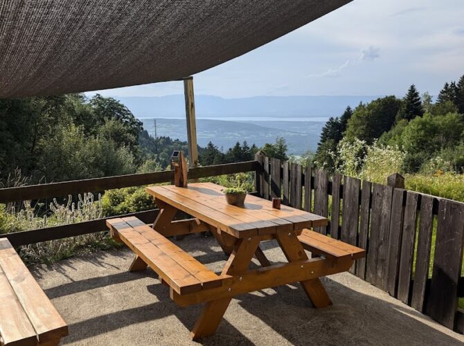 Restaurant Arrêtons-nous ici – Col du Cou à Cervens, France