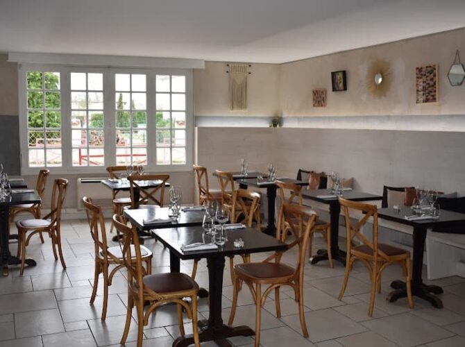 Restaurant C.garonne à Saint-Louis-de-Montferrand, France