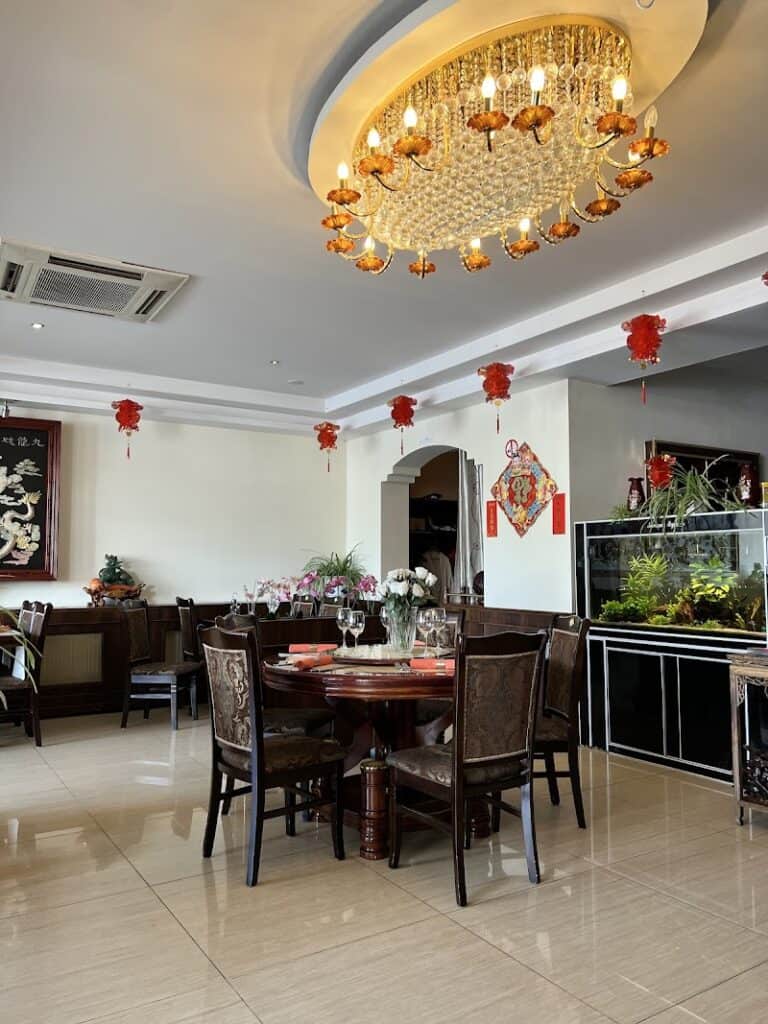 Restaurant Chinois Le Dragon Royal à Braine-l'Alleud, Belgique — photo 1