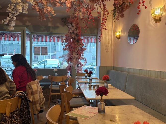 Restaurant Courbevoie | Brunch Camila Café à Courbevoie, France