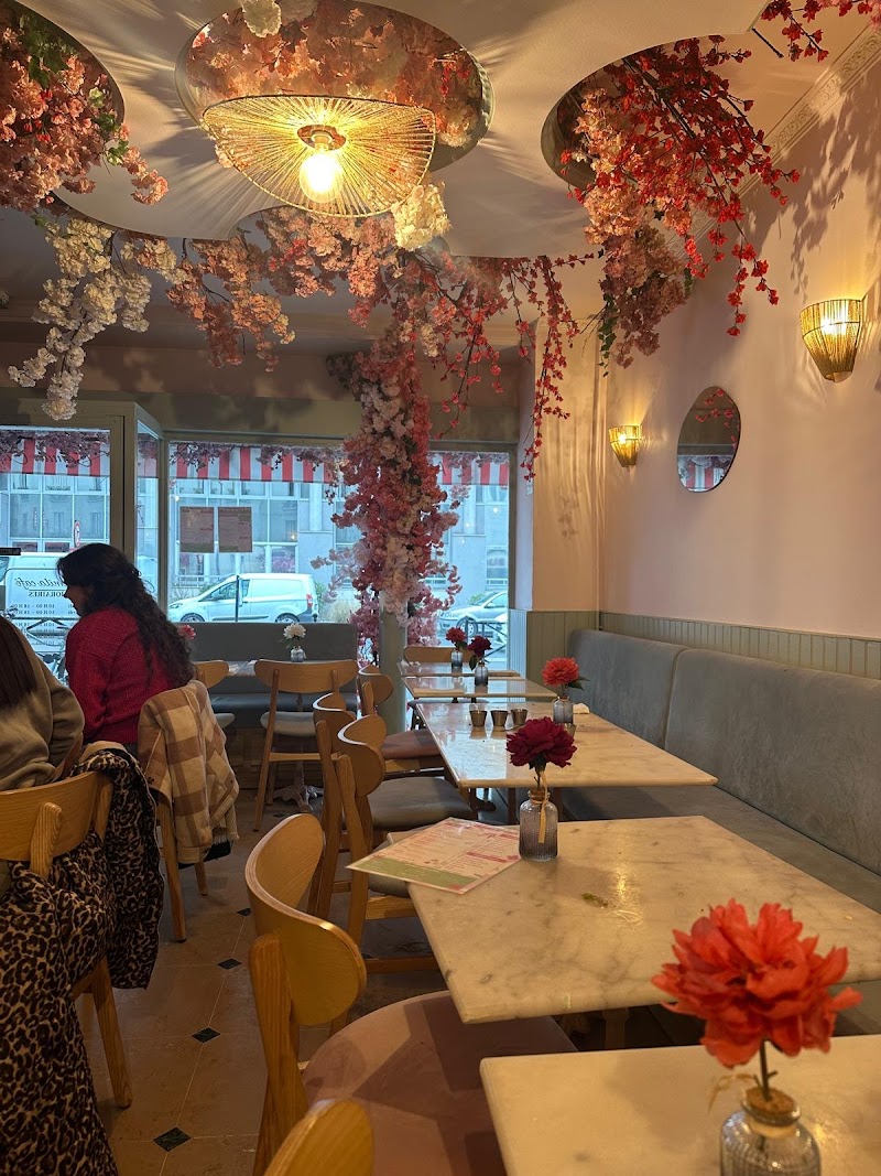 Restaurant Courbevoie | Brunch Camila Café à Courbevoie, France