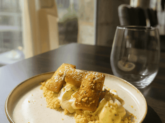 Restaurant Fragment à Rochefort, France