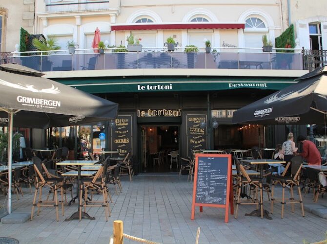 Restaurant Grand Café Le Tortoni à Villeneuve-sur-lot, France