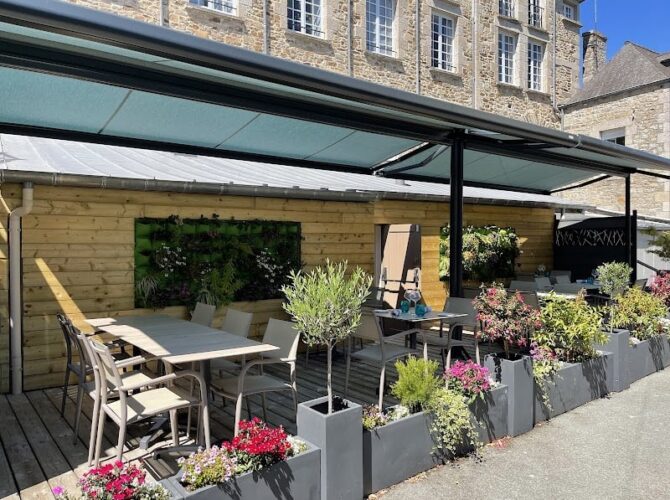 Restaurant L’ Auberge Du Pélican à Dinan, France