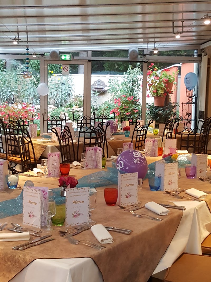 Restaurant La Biche Aux Bois – Yerres à Yerres, France