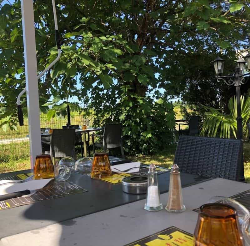 Restaurant La Ptite Adresse à Ambarès-et-Lagrave, France