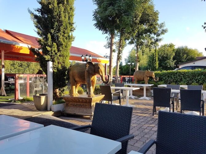 Restaurant La Route Du Kashmir à Pontoise, France