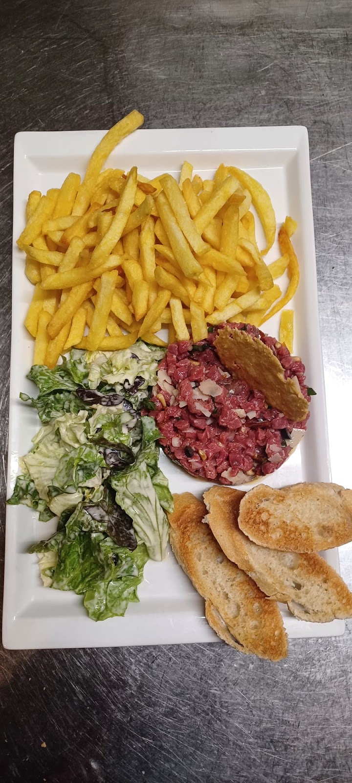 Restaurant Le Cardinalin à Lully, France