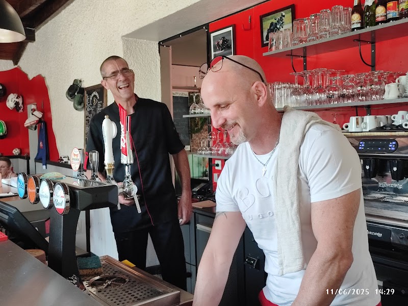 Restaurant Le Cardinalin à Lully, France