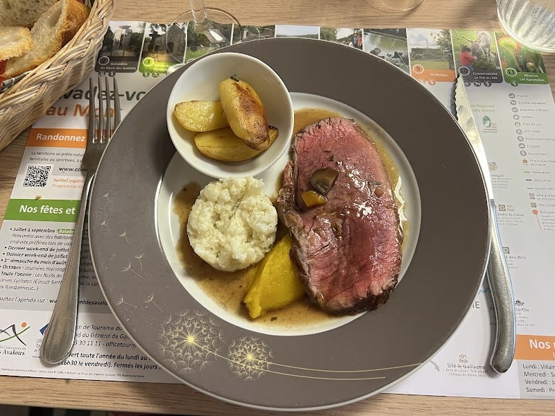 Restaurant Le Saint Aignan à Saint-Aignan-de-Couptrain, France