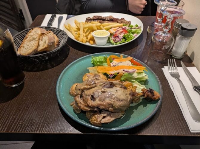 Restaurant l’Eden. à Saint-Ouen-sur-Seine, France