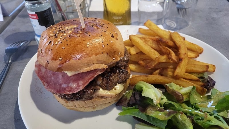 RESTAURANT LES JUMEAUX – SAINT-MIHIEL à Saint-Mihiel, France