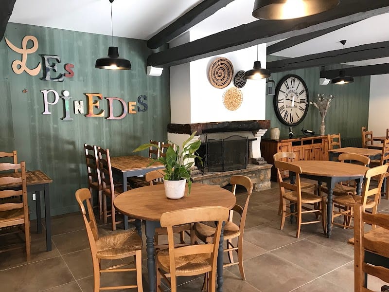 Restaurant Les Pinèdes “Le Bistrot du Loup” à La Colle-sur-Loup, France