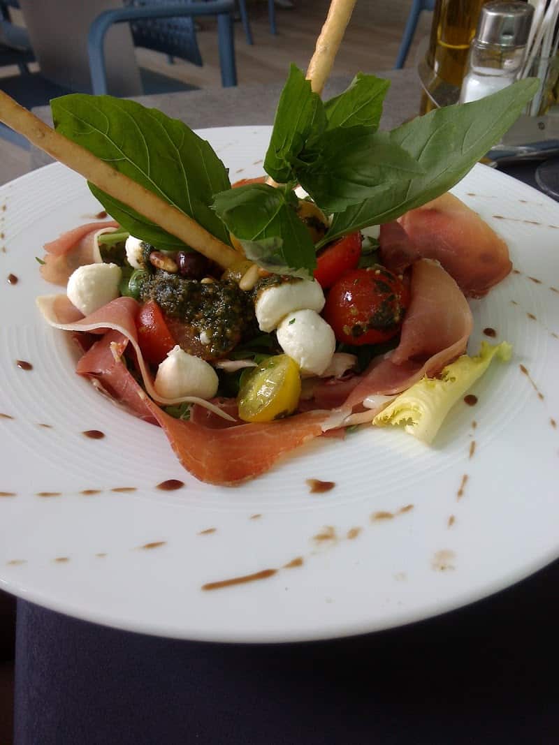 Restaurant Les Pinèdes “Le Bistrot du Loup” à La Colle-sur-Loup, France