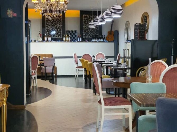 Restaurant les quais à Pontoise, France