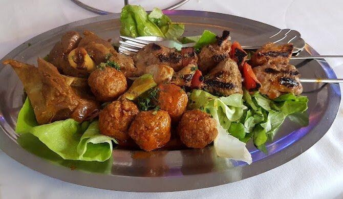 Restaurant L’Oasis à Saint-Ouen-sur-Seine, France