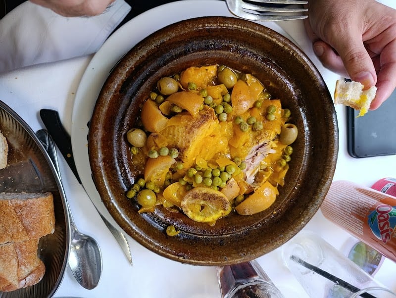 Restaurant L’Oasis à Saint-Ouen-sur-Seine, France