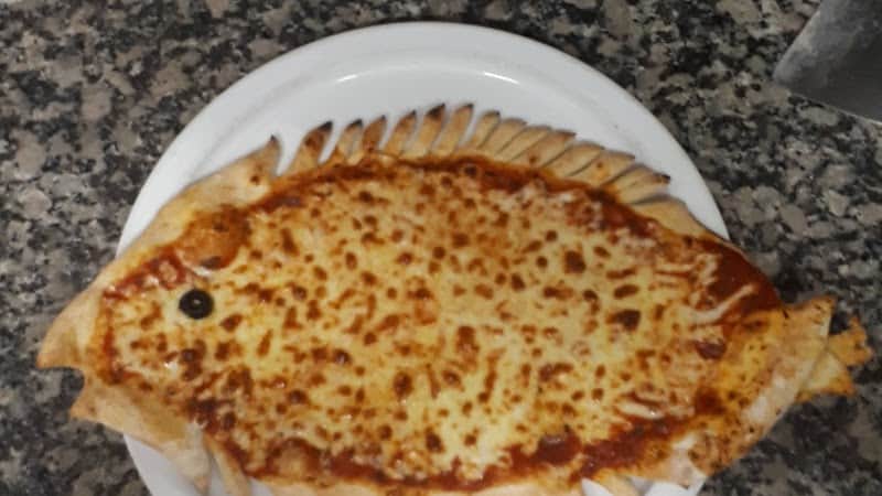 Restaurant Pizzeria La Caverne à Pontoise, France