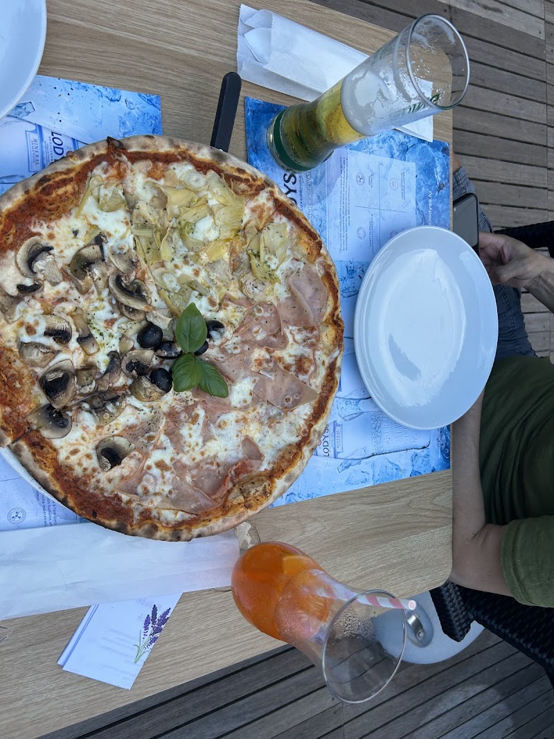 Restaurant Um Wier à Useldange, Luxembourg