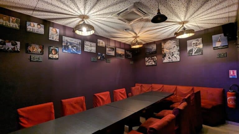Restaurant URSS à Orange, France — photo 1