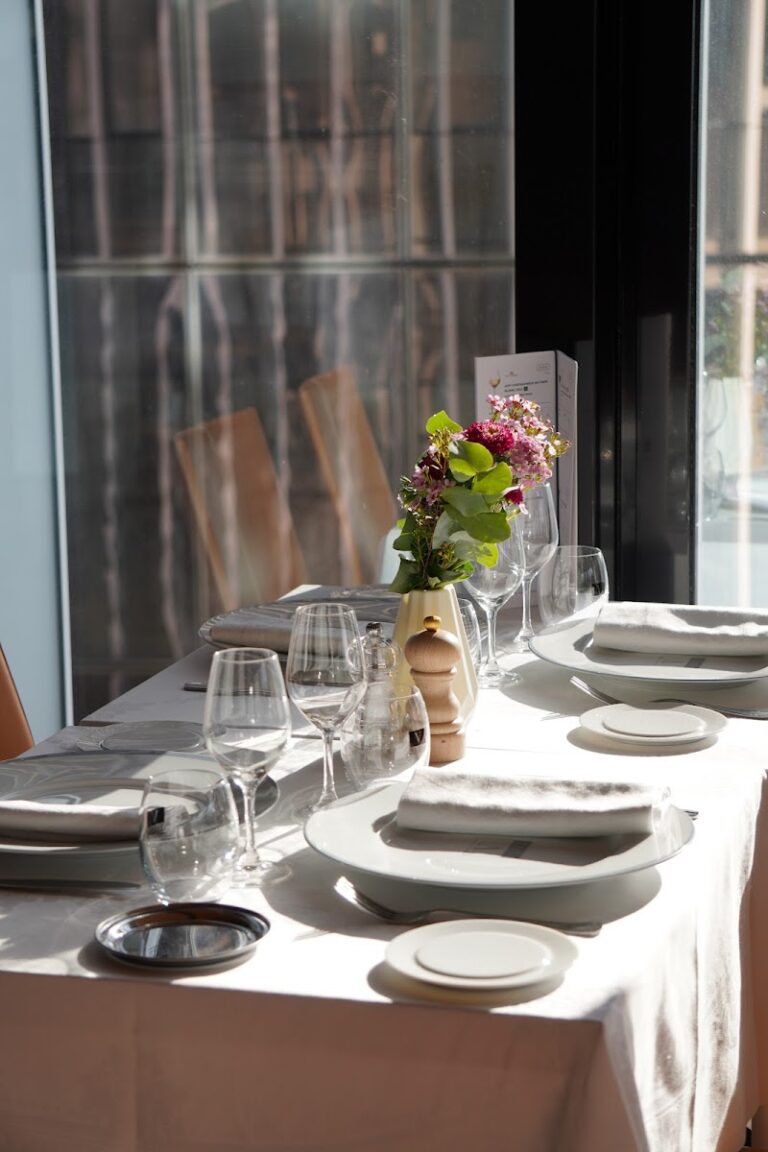 Restaurant Vatel Paris à Courbevoie, France — photo 1